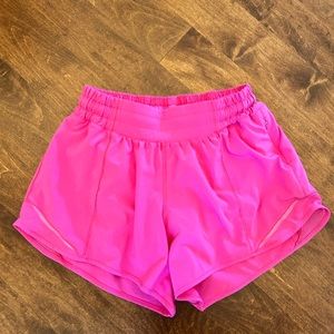 Lululemon shorty Hot low rise lined short. Size 4